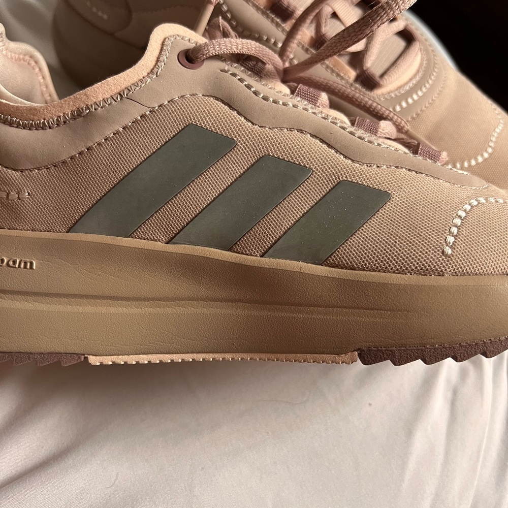 Fukasa adidas sneaker women’s 8